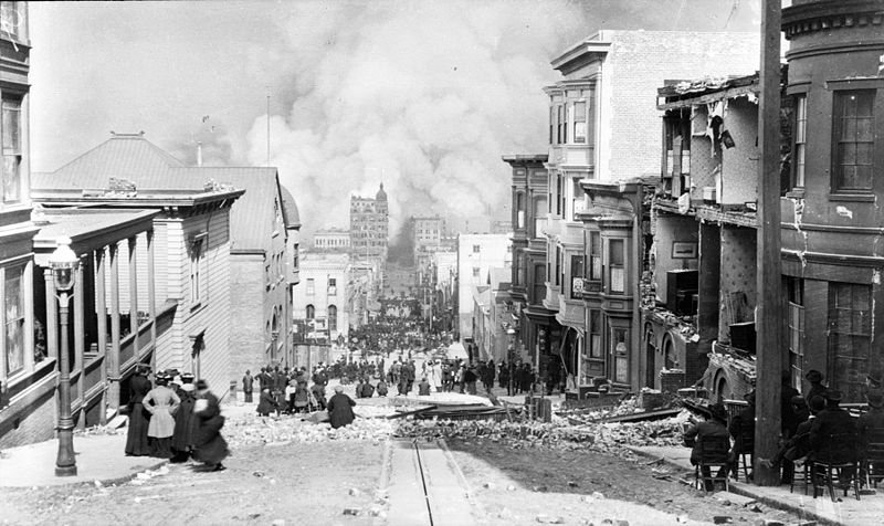 Looking down Sacramento Street after 1906 earthquake